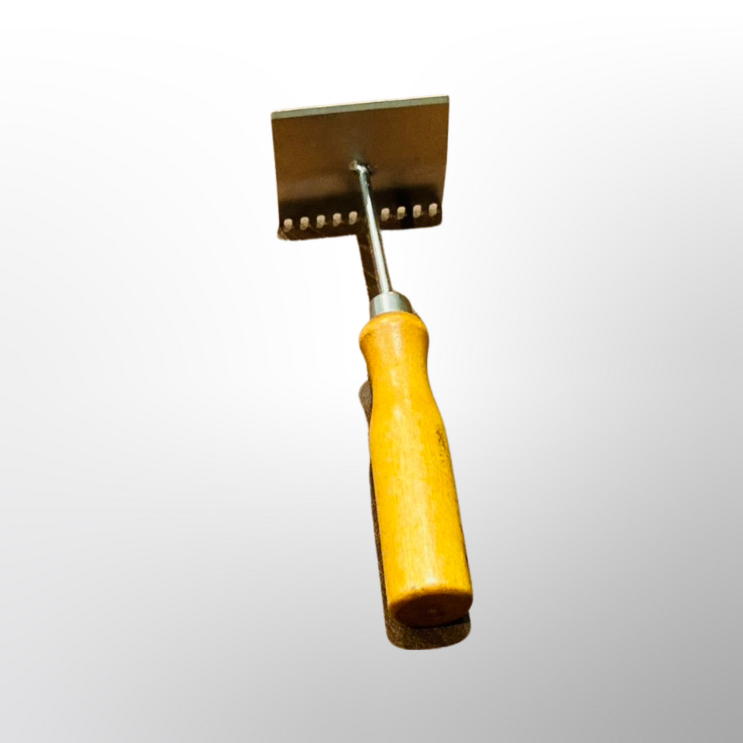 Beehive Queen Excluder Cleaner Tool